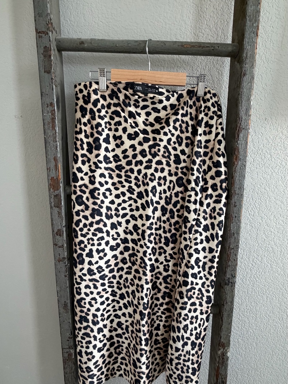 ZARA Leopard Print Midi Skirt in Beige and Black